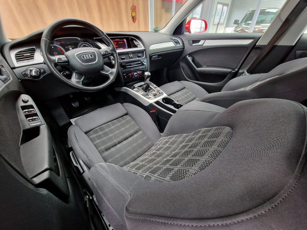 Locatie Arad – Audi A4 in RATE FIXE, Livrare GRATUITA, 12 Luni GARANTIE full